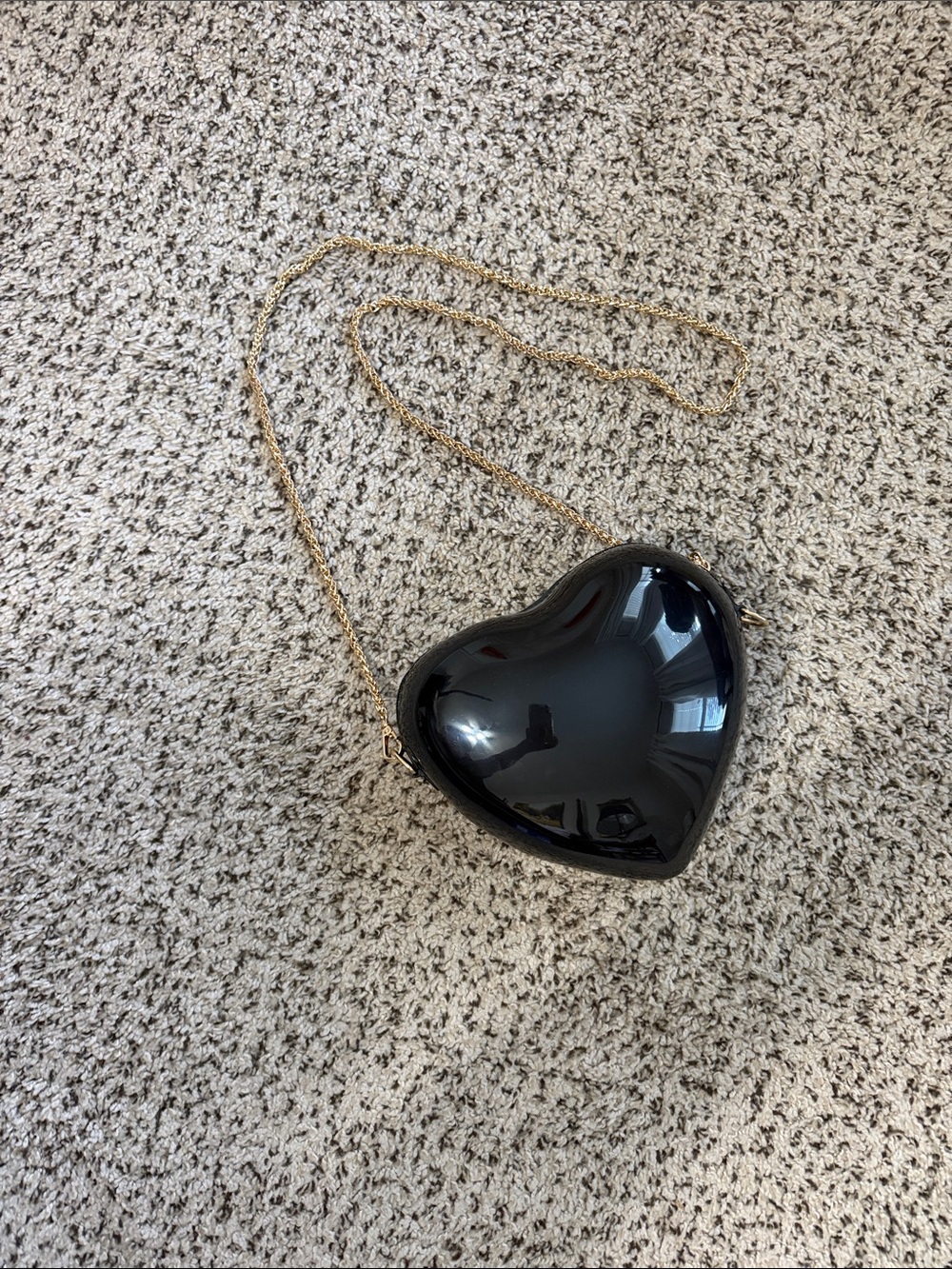 Shiny Black 3D heart crossbody purse with gold chain removable strap